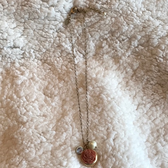 NWOT Lia Sophia GILDED ROSE Resin Necklace w/crystal & pearl bead - Picture 2 of 7